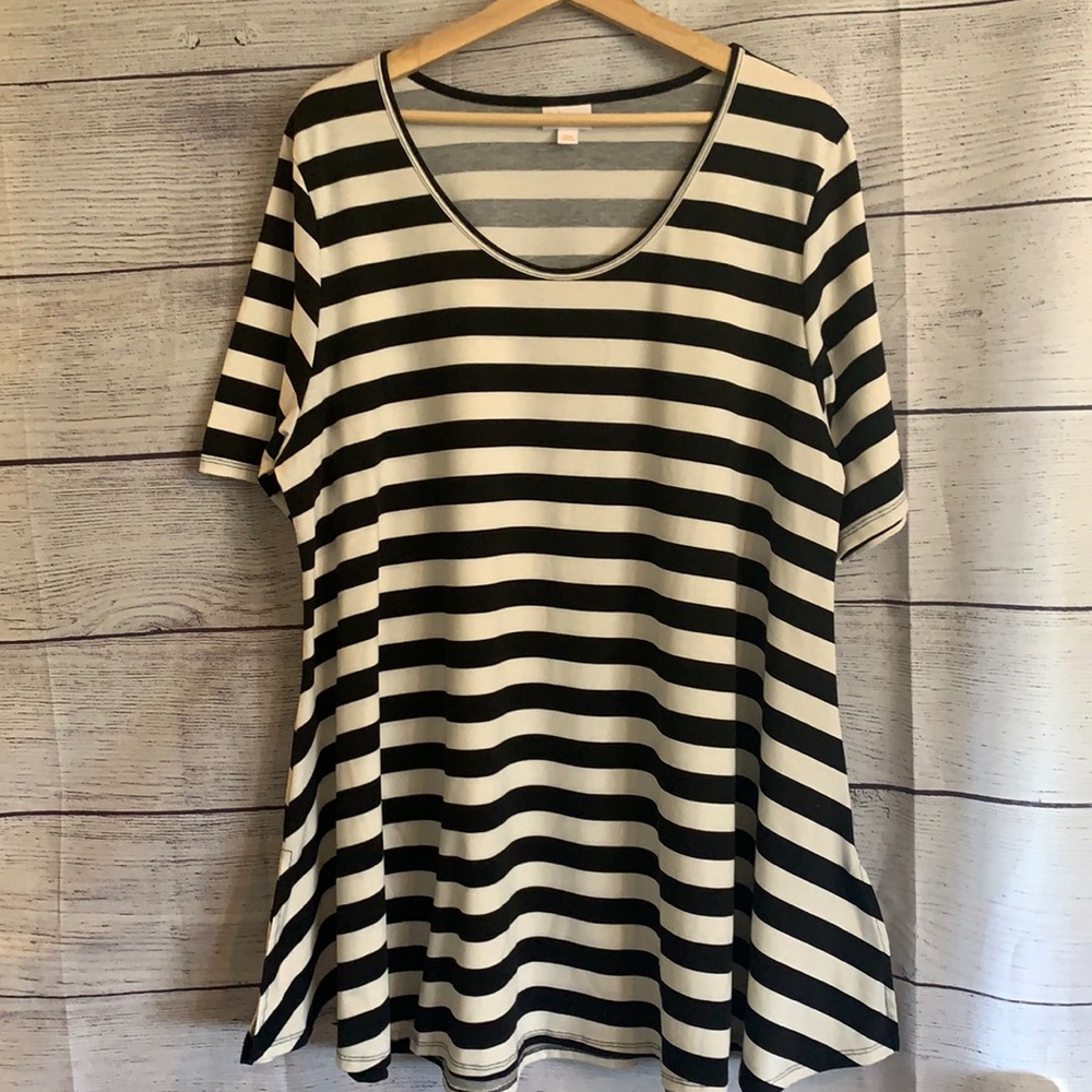 Lularoe Perfect Tee